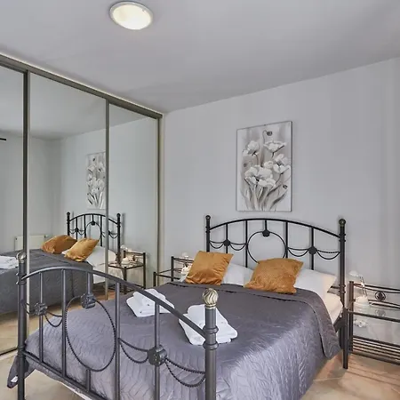 - Baltic Park Promenada シフィノウイシチェ